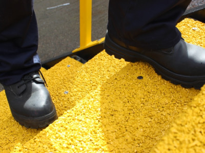 Anti-slip Stair Tread Covers, Extra Coarse Grade (3-5mm) Safety Surface, Yellow, 600x250x30mm