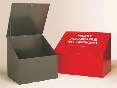 Storage Bin - Lockable Sloping Lid. W900 x D750mm. Red