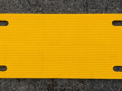Tubulars Safety, Pipe Mat, Pyragrip anti-slip Safety Surface, Yellow, 1800 x 450 x 20mm.