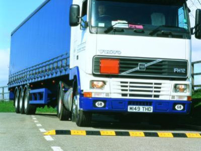 Heavy Duty Speed Bumps - Ramp Sections. 1 Black/1 Yellow (Set of 2)