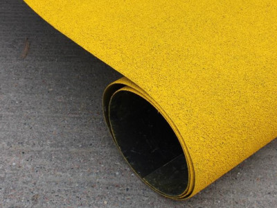Anti-slip Flextile Roll, Coarse Grade (1-3mm) Safety Surface, Yellow, 5000 x 1000mm